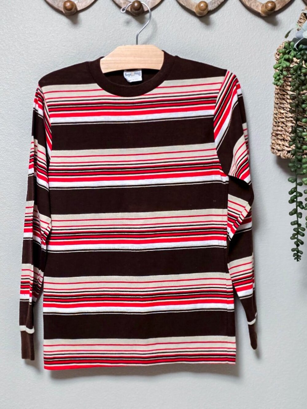 Vintage 1980s Royal Knight Boys Crewneck Shirt | Single Stitch | Youth 8/10